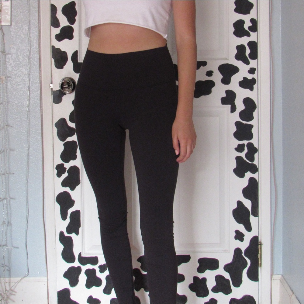 Black lululemon leggings